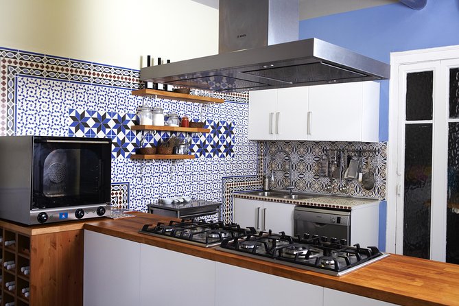 Paella Cooking Class Las Ramblas & Boqueria Market in Barcelona - Preparing the Paella Dish