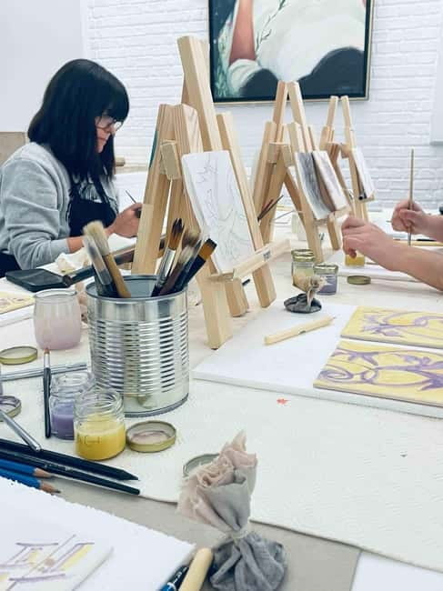 Paint Your Tile and Create Your Unique Piece in an Art Gallery in Lisbon - Key points / Takeaways