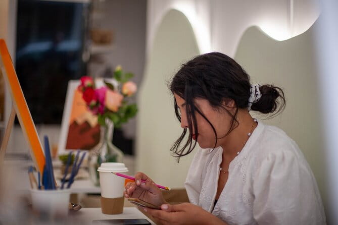 Painting Experience in an Art Café in Paris - FAQs