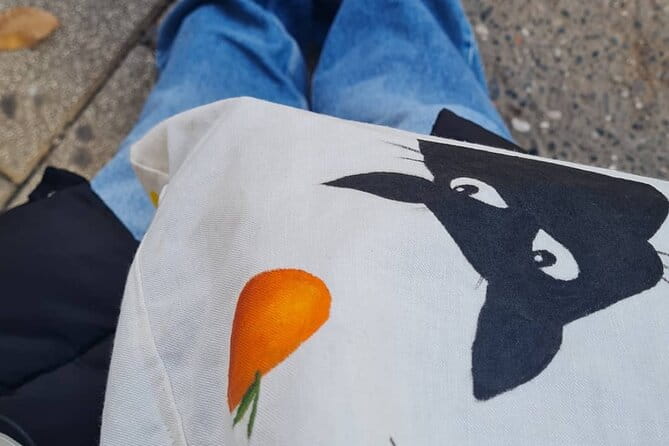 Painting on Tote Bags Workshop with Welcome Drink - Key Points / Takeaways