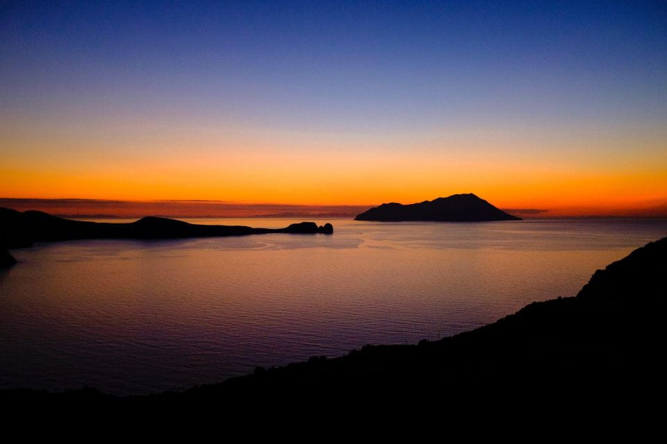 Palamós: Sunset Boat Tour With Glass of Cava - Experience Highlights