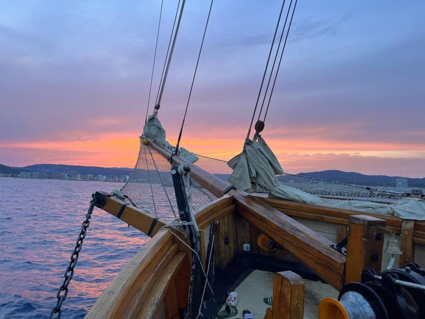 Palamós: Sunset Boat Tour With Glass of Cava - What to Bring