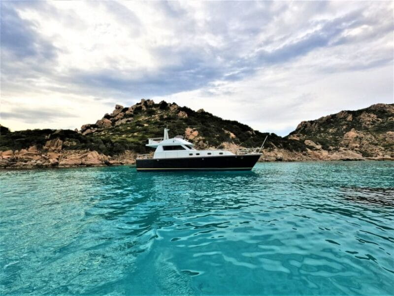 Palau: La Maddalena Archipelago Motorboat Tour with Lunch - Who is this tour best for?