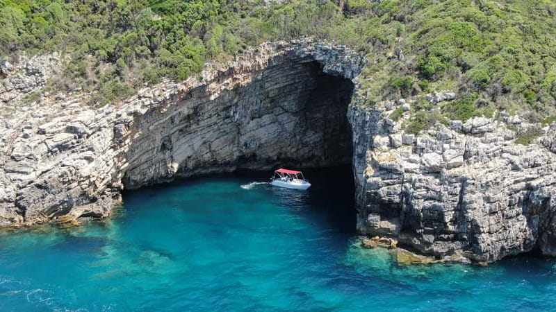 Paleokastritsa: Paradise, Yali Beach & Blue Caves Boat Tour - Yali Beach: The Hidden Gem