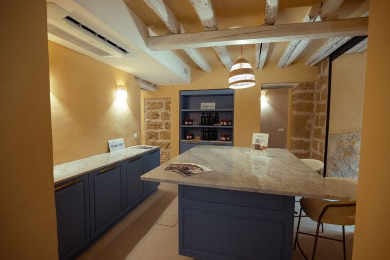 Palermo: Pizza and Gelato Cooking Class with Dinner and Wine - The Experience in Detail