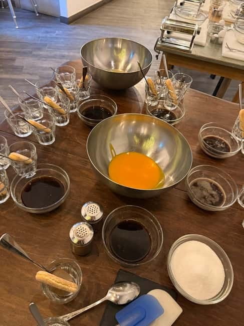 Palermo: Pizza & Tiramisu Class with Free Flowing Fine Wine - Key points / Takeaways