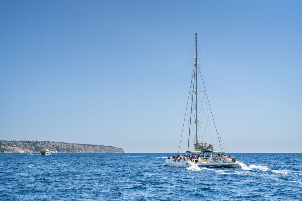 Palma De Mallorca: 5-Hour Catamaran Cruise With Lunch & Swim - Key Points
