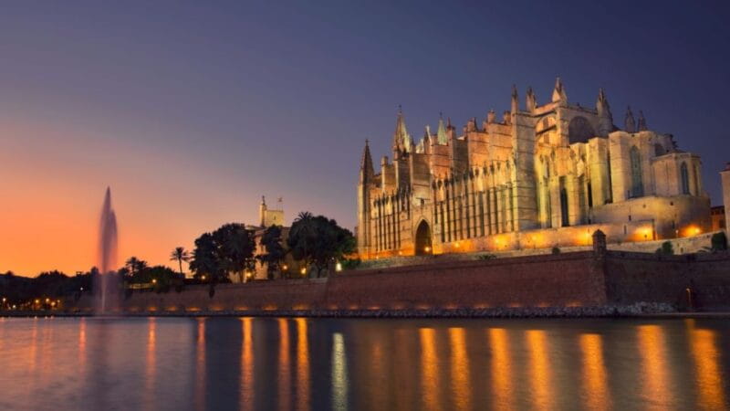 Palma de Mallorca: Bay of Palma Night Boat Cruise - A Complete Look at the Palma de Mallorca Night Boat Cruise