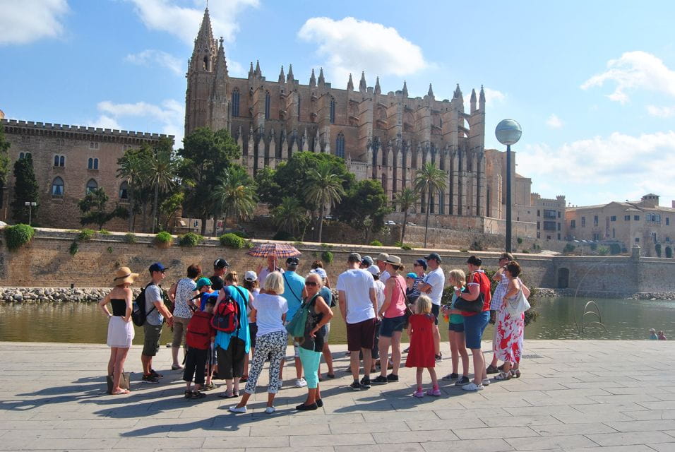 Palma De Mallorca: City Walking Tour With the Cathedral - Experience and Highlights