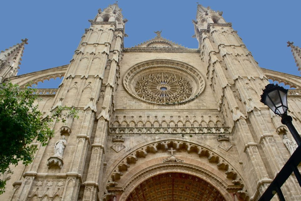 Palma De Mallorca: City Walking Tour With the Cathedral - Tour Details and Logistics