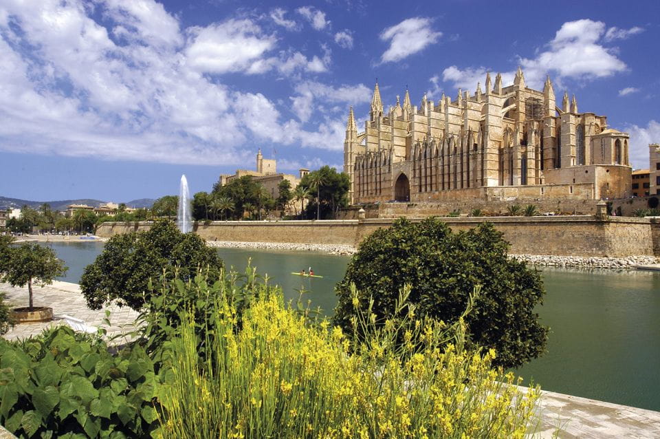 Palma De Mallorca: City Walking Tour With the Cathedral - How to Book Your Tour