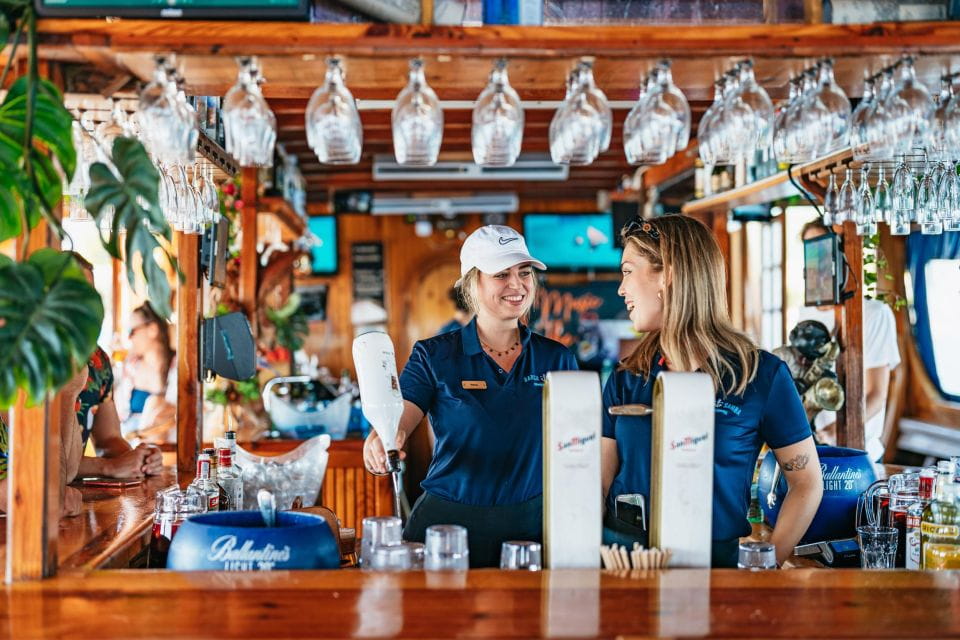 Palma De Mallorca: Daytime Boat Party With Live DJ - Amenities and Inclusions