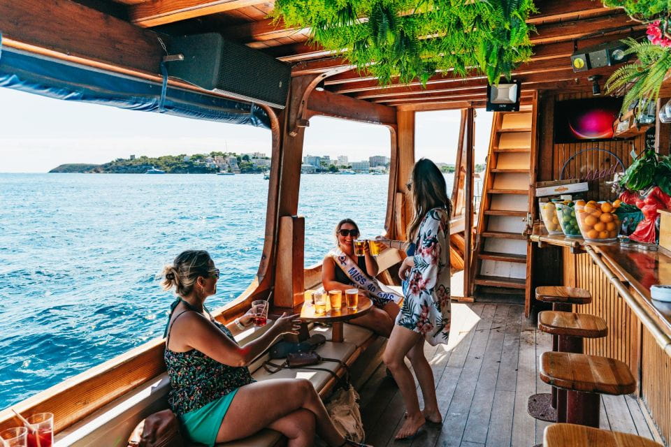 Palma De Mallorca: Daytime Boat Party With Live DJ - Atmosphere