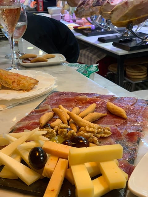 Palma De Mallorca: Lifestyle & Local Food Tasting - Duration and Group Size