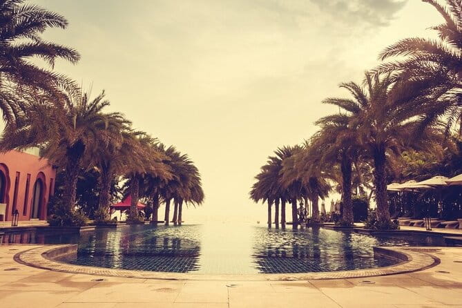 Palma de Mallorca Must-See Attractions Walking Tour With A Guide - Architectural Marvels: La Bodeguita del Medio de La Lonja and Plaça de Santa Eulàlia