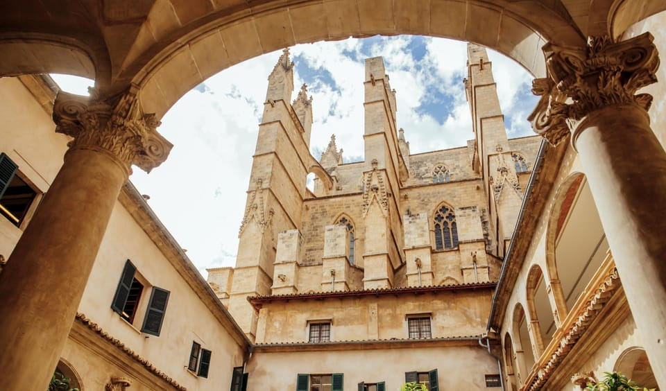 Palma De Mallorca: Old Town and Cathedral Tour - Importance of Local Guides