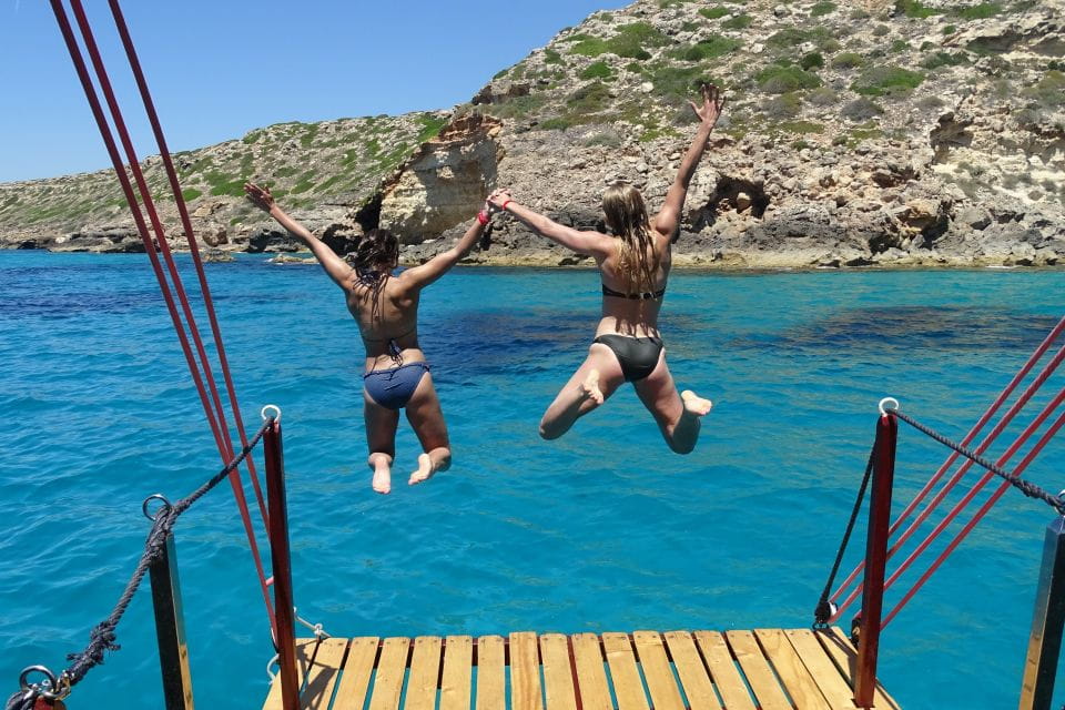 Palma De Mallorca: Palma Bay Boat Tour With Snorkeling - Inclusions of the Tour