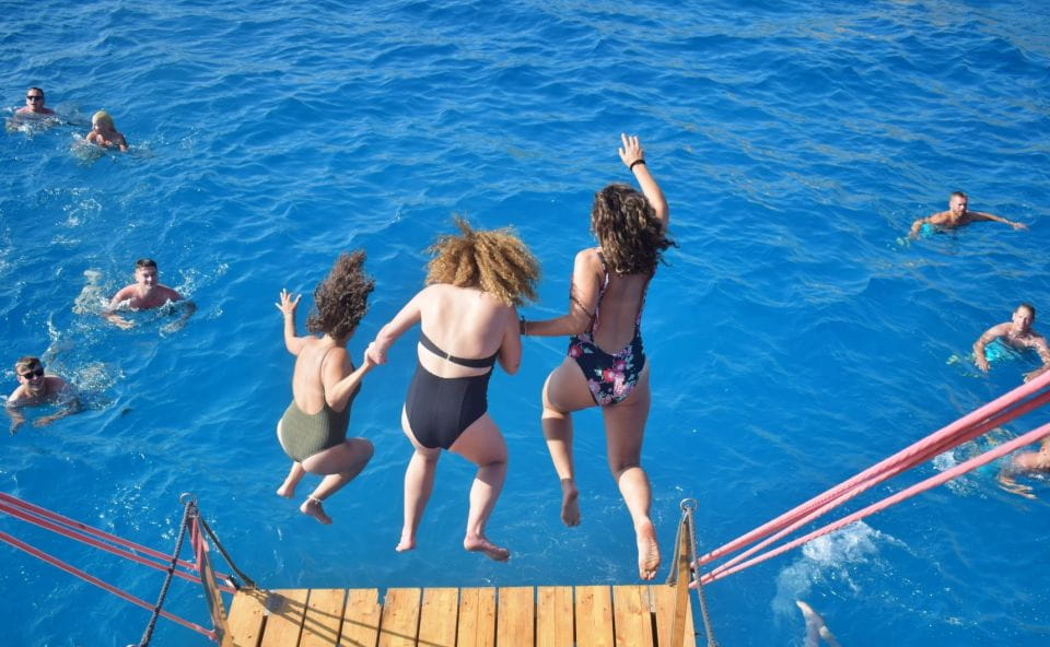 Palma De Mallorca: Palma Bay Boat Tour With Snorkeling - Tips for a Great Experience