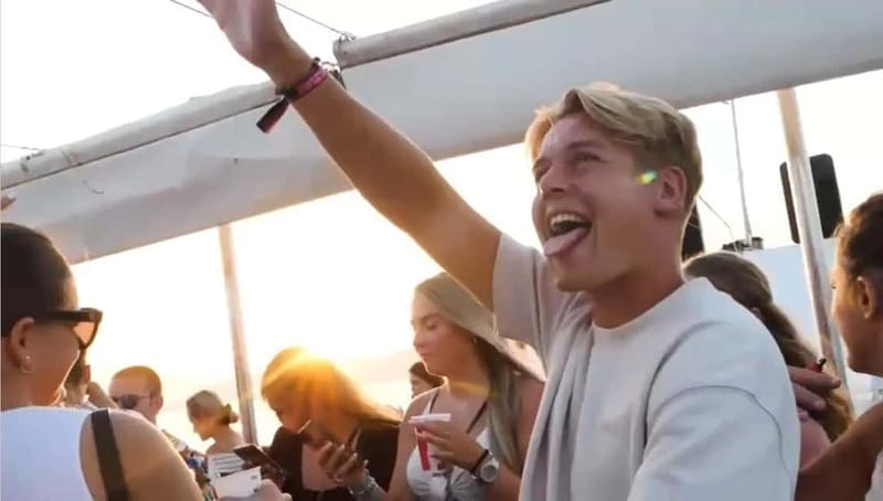 Palma de Mallorca: Sunset Boat Party with DJ and Animation - A Respectful Look at Drawbacks