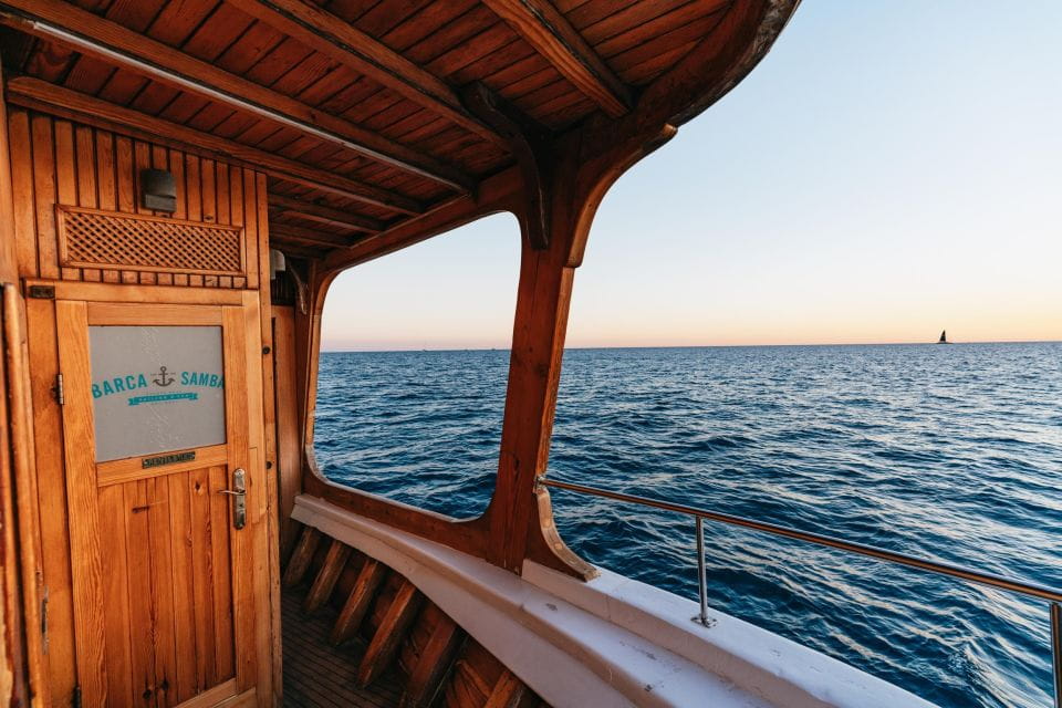 Palma De Mallorca: Sunset Boat Tour With DJ and Dance Floor - Dress Code Recommendations