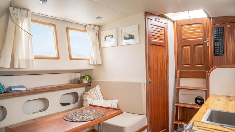 Palma de Mallorca: Tour on a Llaüt, a traditional Mallorcan boat. - Palma de Mallorca: Tour on a Llaüt, a traditional Mallorcan boat