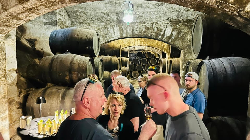 Palma: Distillery Tour With 6 Spirits and Tapas Tasting - Inclusions and Accessibility