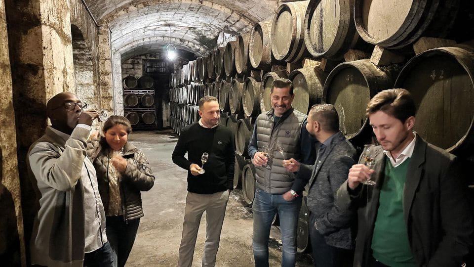 Palma: Distillery Tour With 6 Spirits and Tapas Tasting - Premium Spirits and Gourmet Tapas