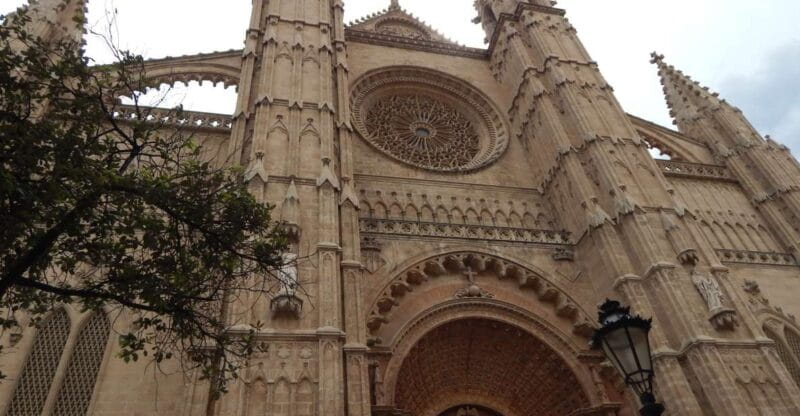 Palma: Old Town Tour & Cathedral Skip-the-Line Ticket - Key points / Takeaways