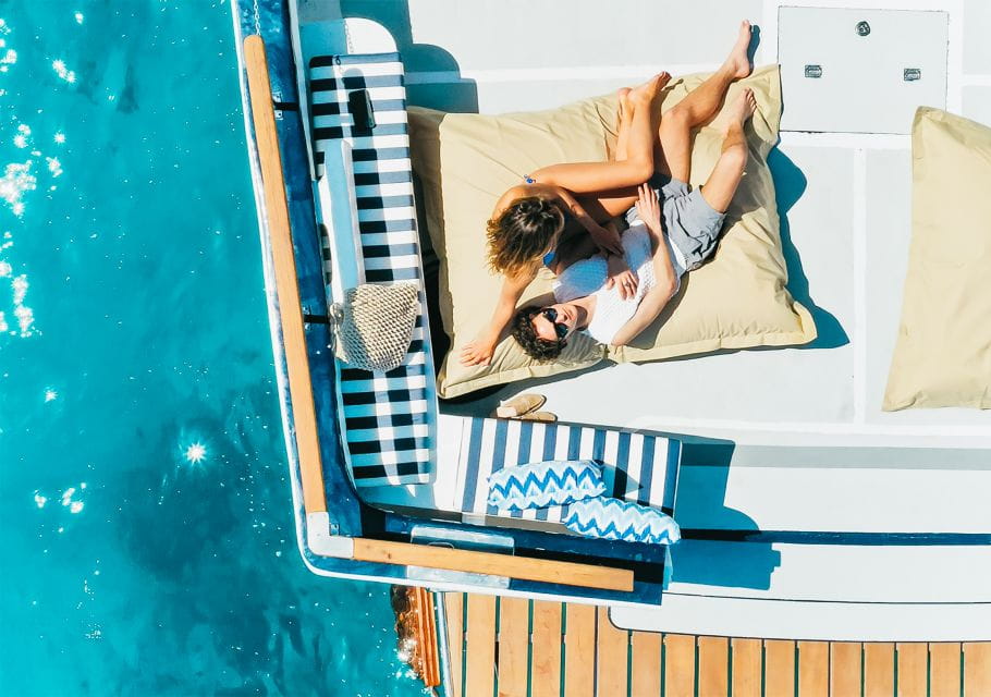 Palma: Palma Bay Boat Tour & Snorkeling With Drink Included - Key Points