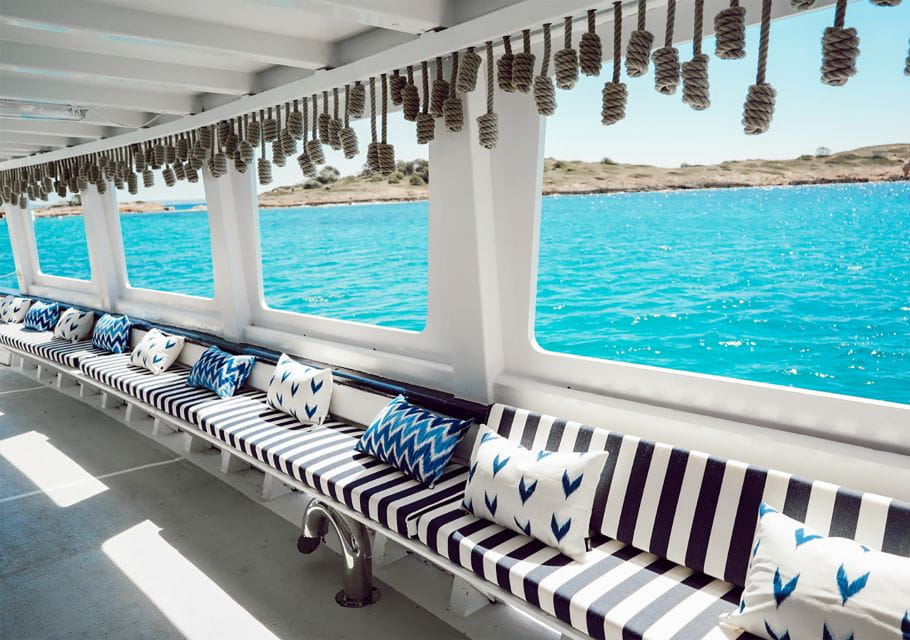 Palma: Palma Bay Boat Tour & Snorkeling With Drink Included - Onboard Experience