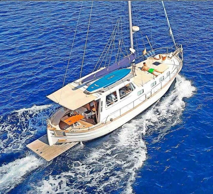 Palma: Private Motor Sailing Cruise on delux Mallorcan Llaut - Palma Bay Highlights