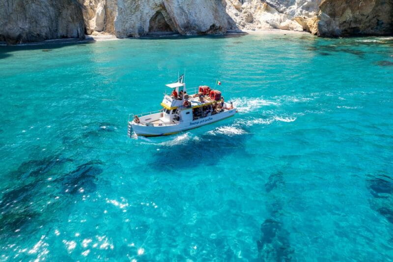 Palmarola: Boat tour with lunch on board - Discovering Palmarola’s Rugged Beauty