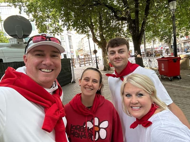 Pamplona: Walking Tour and Photo Session with Bulls - Discovering Pamplona Step-by-Step