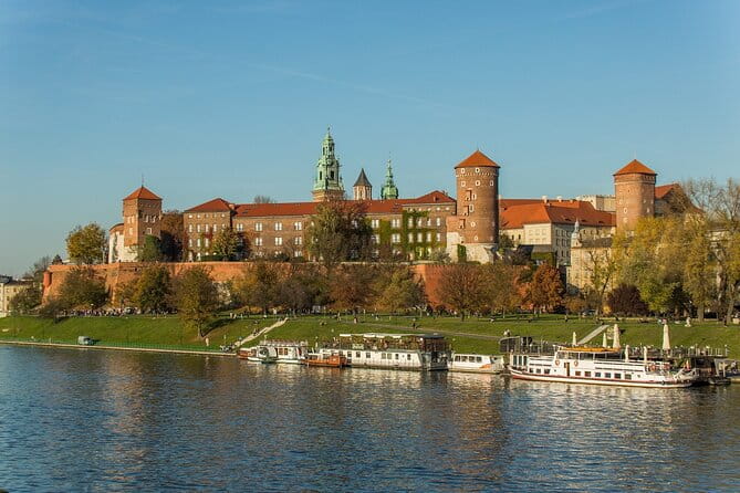 Panorama of Krakow from the Vistula River during an hour-long cruise - FAQ