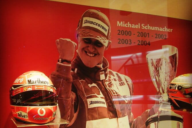 Panoramic tour of the Fiorano track with entrance to the Ferrari Museum - Price and Logistics