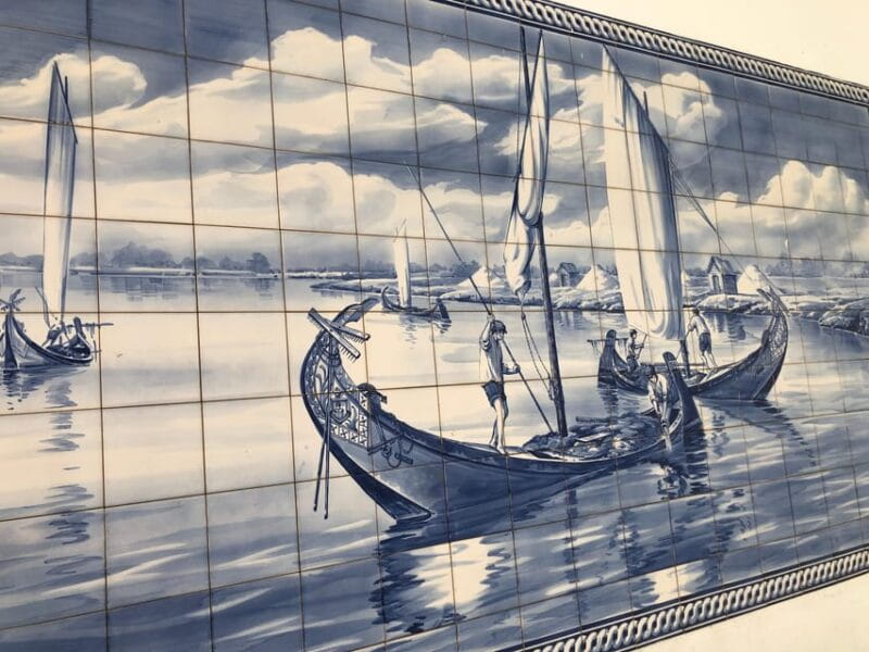 Panoramic Walk in Moliceiro 45 m + Walk in Aveiro 1 hour - Strolling the Historic Center with Paulinho