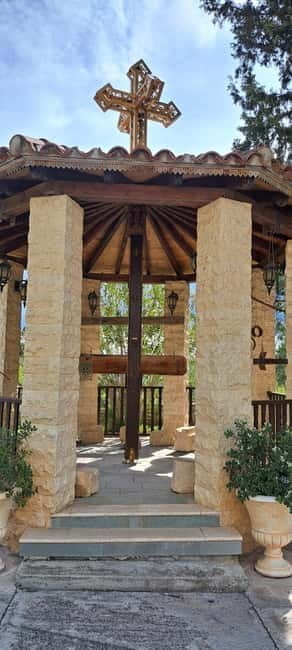 Paphos: Troodos Mountains Jeep Tour with Wine Tasting - Lunch, Wine, and the Mythical Beach of Aphrodite