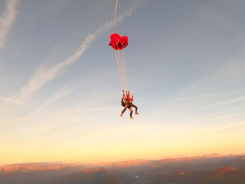 Parachute jumping at Gap-Tallard - FAQ: Your Parachuting Questions Answered