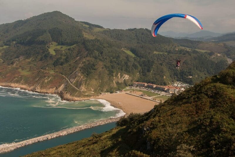 Paragliding in Basque region - The Details That Make This Paragliding Adventure Stand Out