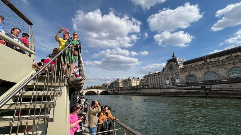 Paris: 1-Hour Seine Cruise departing from the Eiffel Tower - Who Is This Cruise Best For?