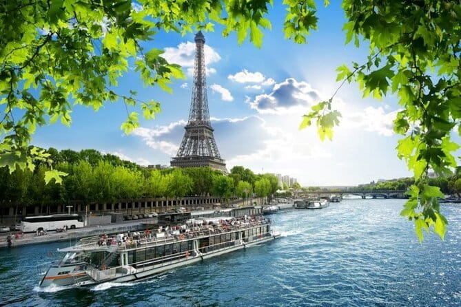 Paris 1 Hour Seine River Cruise Tour and Optional Macaron Tasting - The Experience: What to Expect on the Seine Cruise