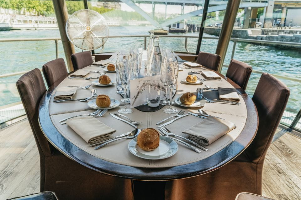 Paris: 2-Hour River Seine Lunch Cruise - Cruise Booking and Availability
