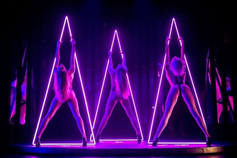 Paris: 3-Course Dinner & Show at Paradis Latin Cabaret - Who Will Love This Experience?