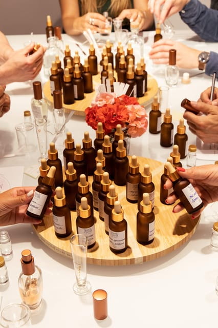 Paris 4 : Fragrance Creation Workshops - Vegan Perfumes - Crafting Your Signature Scent in the Heart of Paris
