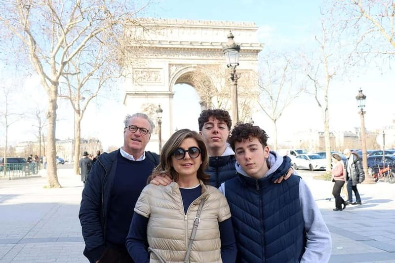 Paris: 6 hours PRIVATE tour in a van - photoshoot included - Notre Dame de Paris: A Historic Icon