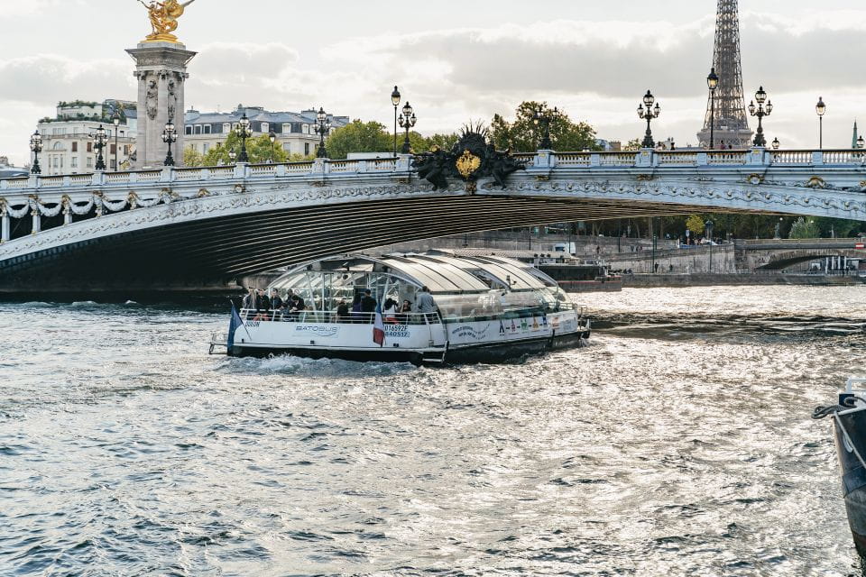 Paris: Batobus Hop-On Hop-Off Sightseeing Cruise - Cruise Along the Seine River
