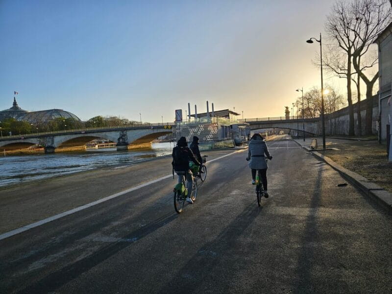 Paris Before the Crowds: Sunrise Bike Tour with Breakfast - Price and value