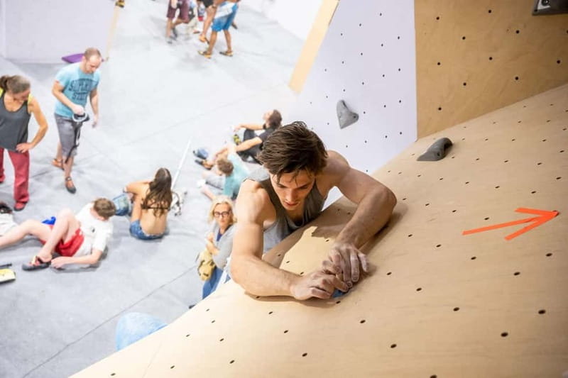 Paris - Bercy Village - Access to 1 day of unlimited climbing - Experience in Bercy Village: Climbing, Community, and Paris Views