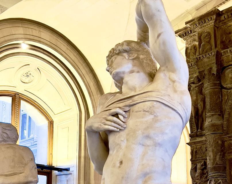 Paris: Best of the Louvre Museum Guided Tour With Mona Lisa - Insights Into Famous Artworks