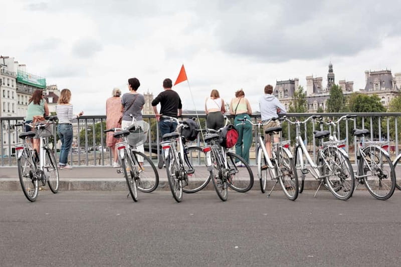Paris: Bike tour of the historic heart - Discovering the Heart of Paris on Two Wheels